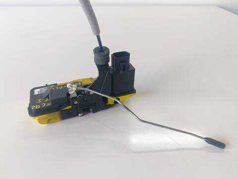Foto 3ª: Cerradura Puerta Trasera Izquierda Volvo XC 90 MOMENTUM AWD 185CV (2014)
