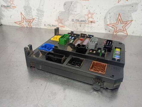 Foto 3ª: Caja Reles Fusibles Citroen C4 BUSINESS 92CV 68KW [9H06] (2012)