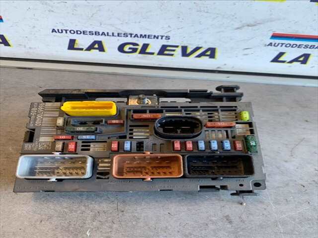 Foto 1ª: Caja Reles Fusibles Citroen C4 1.4 16V 90CV [KFU] (2009)