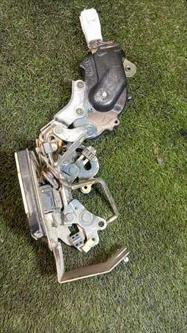 Foto 3ª: Cerradura Puerta Trasera Izquierda Toyota 4 Runner 3.0 T DIESEL (1993)