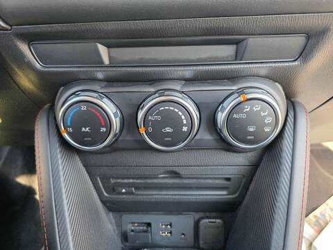 Mando Climatizador Mazda 2 ZENITH BERLINA