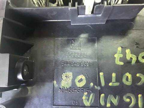 Foto 3ª: Caja Reles Fusibles Opel Insignia ESSENTIA 2.0 CDTI 131CV (2008)