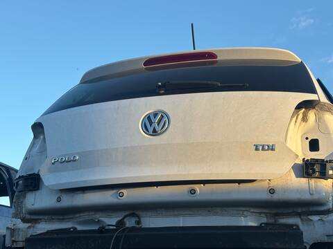 Portón Volkswagen Polo CAYB