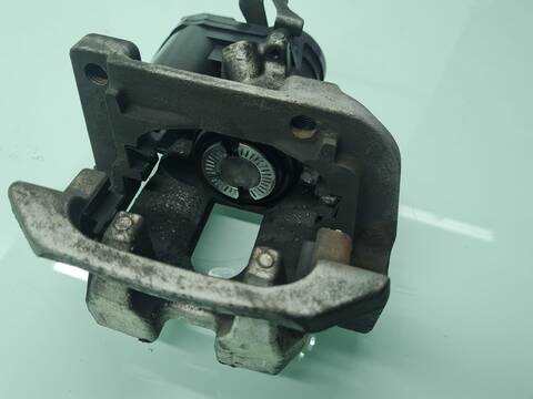 Foto 4ª: Pedal Embrague Bmw Serie 3 315 318D M SPORT BERLINA 150CV 110KW [B47D20B] (2019)