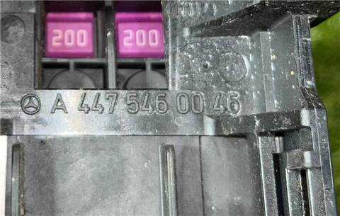 Foto 3ª: Caja Reles Fusibles Mercedes Vito 109/111 CDI WORKER COMPACTA CDI CAT 114CV 84KW FURGON [R9M 503] (2018)