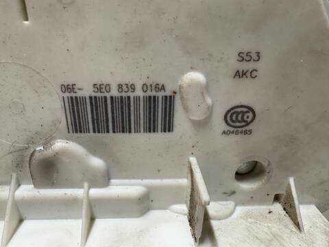 Foto 3ª: Cerradura Puerta Trasera Derecha Skoda Rapid VERSION INDEFINIDA (2014)