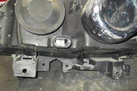 Foto 2ª: Faro Derecho Renault Laguna 2.0 16V RTI B56D) 139CV 102KW [F4R F7] (2000)
