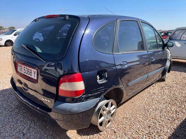 Foto 2ª: Puerta Trasera Derecha Renault Scenic 1.9 D 98cv [F9QA7] (1999)
