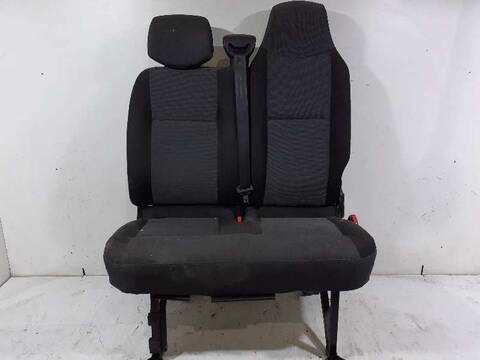 Asiento Delantero Derecho Nissan NV400 3.3 T L2H2 PRO