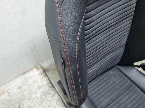 Foto 3ª: Asiento Delantero Derecho Mercedes Clase C 160 CLA 200 CDI 117.308) 136CV 100KW [651930] (2015)