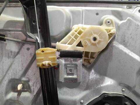 Foto 2ª: Elevalunas Eléctrico Delantero Derecho Volkswagen Transporter 1.9 TDI CAT T5 BUS AXB) [BRS] (2003)