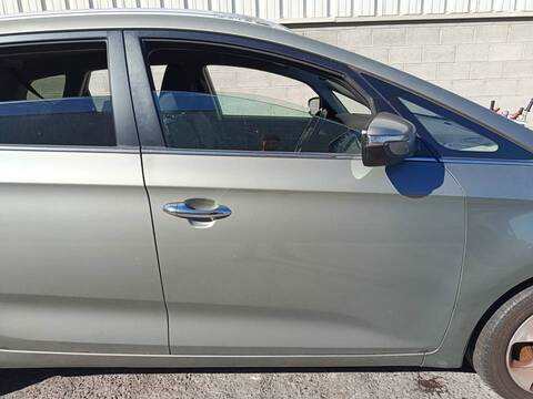 Puerta Delantera Derecha Kia Carens D4FD