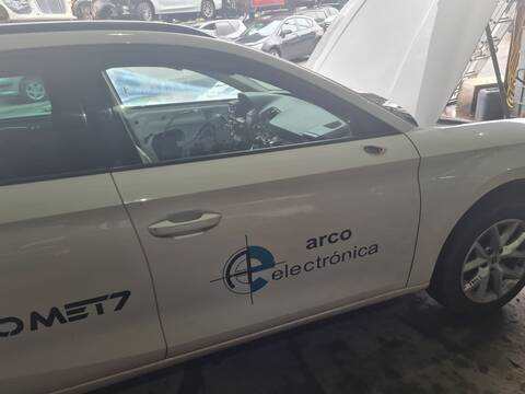 Foto 1ª: Puerta Delantera Derecha Seat Leon STYLE 115CV 85KW [DTRD] (2022)