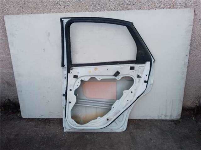 Foto 2ª: Puerta Trasera Derecha Ford Focus 1.6 BUSINESS [1.6 LTR. - 66 KW TDCI CAT] [HHDA]