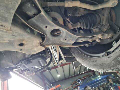Brazo Suspension Delantero Derecho Kia Carens 1.6 GDI 135CV 99KW