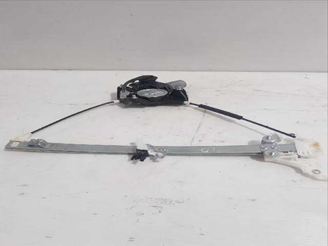 Elevalunas Manual Trasero Derecho Toyota Yaris 1.5 HYBRID MXPH11) 92CV