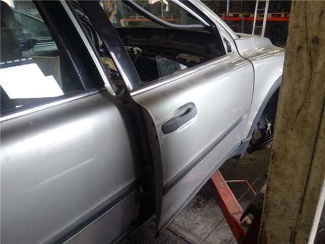 Foto 2ª: Puerta Delantera Derecha Volvo XC 90 2.4 D5 (7 ASIENTOS) [2.4 LTR. - 120 KW DIESEL CAT] [D 5244 T]