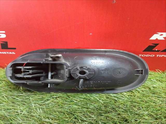 Foto 2ª: Maneta Interior Delantera Derecha Renault Master 2.3 DCI 125 FWD FV0C FV0D FV0G FV0H FV0J FV0K) 125CV 92KW FURGONETA [M9T 670,M9T 672,M9T 676,M9T 678,M9T 680,M9T 870,M9] (2013)