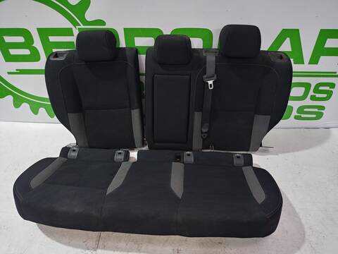 Asientos Traseros Nissan Qashqai ACENTA 140CV 103KW