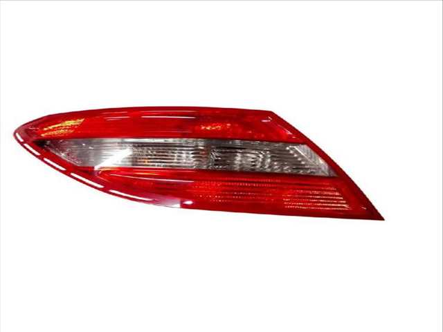 Foto 2ª: Piloto Trasero Izquierdo Mercedes Clase C 160 C 220 CDI 204.002) (2007)