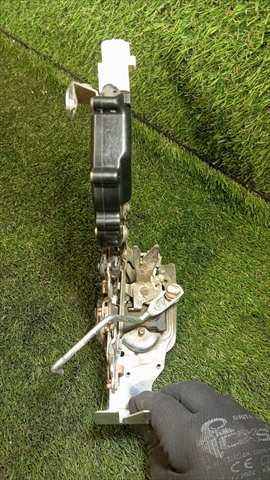 Foto 4ª: Cerradura Puerta Trasera Derecha Toyota 4 Runner 3.0 T DIESEL (1993)
