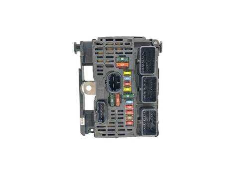 Foto 3ª: Caja Reles Fusibles Peugeot 407 VERSION INDEFINIDA