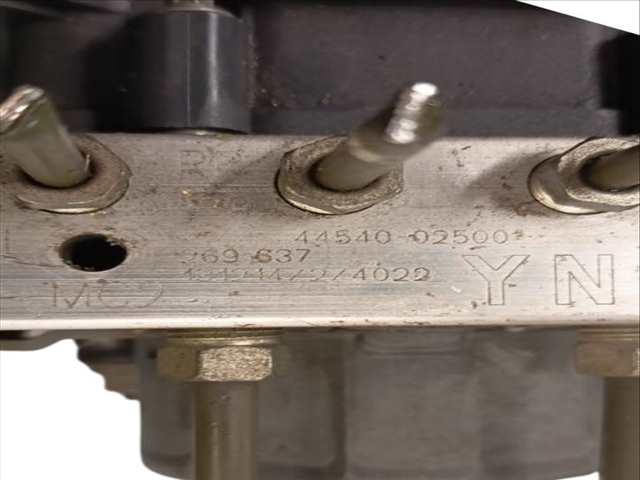 Abs Toyota Auris 1.4 D-4D NDE180_ NDE180R)