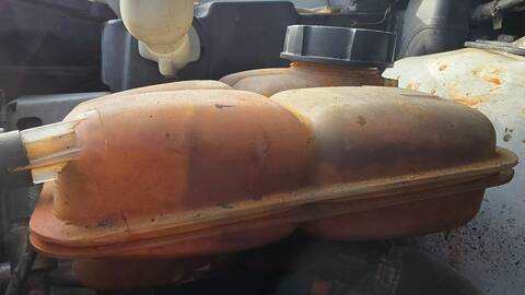 Foto 2ª: Deposito Expansion Ford Kuga TREND 140CV 103KW (2010)