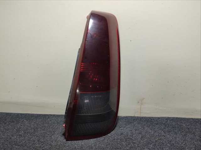 Foto 1ª: Piloto Trasero Derecho Nissan X-Trail VERSION INDEFINIDA T30) (2001)