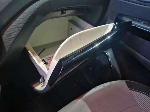Guantera Renault Captur DYNAMIQUE 120CV 88KW