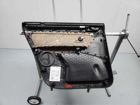 Foto 4ª: Tapizados Cartoneras Volkswagen Touran LIFE 149CV 110KW [DXPA] (2024)