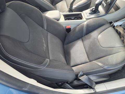 Foto 2ª: Asientos Traseros Volvo V40 KINETIC 120CV 88KW [D4204T8] (2016)
