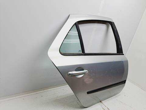 Foto 2ª: Puerta Trasera Derecha Renault Laguna AUTHENTIQUE 120CV 88KW [F9Q C7] (2002)