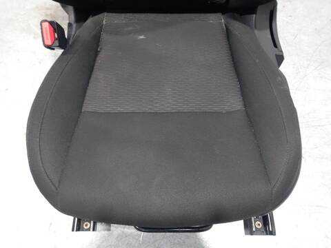 Foto 3ª: Asientos Traseros Land Rover Discovery 2.0 D 4X4 150CV 110KW [204DTD(AJ20D4)] (2019)