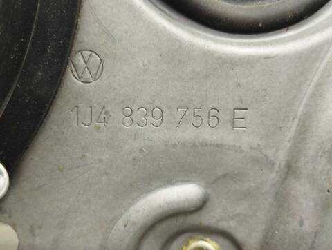 Foto 3ª: Elevalunas Manual Trasero Derecho Volkswagen Golf BASICO BERLINA 75CV 55KW [AXP] (2001)