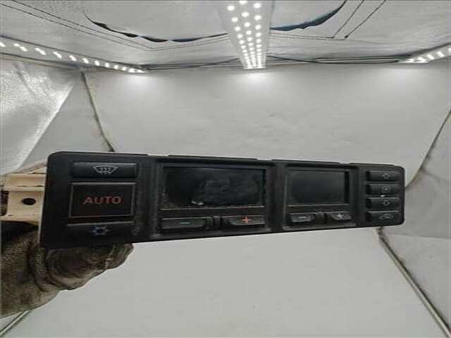 Foto 1ª: Mando Climatizador Audi A4 2.6 [2.6 LTR. - 110 KW V6 CAT (ABC)]