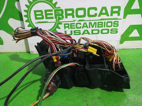 Foto 3ª: Caja Reles Fusibles Citroen Xsara 1.9 D SX BERLINA 68CV 50KW [DJYXUD9A] (1998)