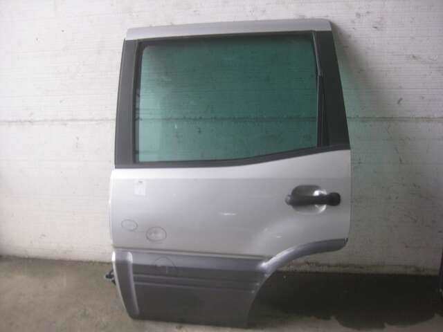 Foto 2ª: Puerta Trasera Izquierda Nissan Terrano 3.0 TDI (2002)