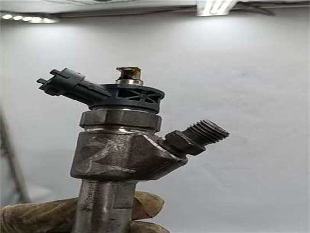 Foto 2ª: Inyectores Opel Combo 1.5 EXPRESSION [1.5 LTR. - 75 KW CDTI DPF] [D 15 DT / LQJ]