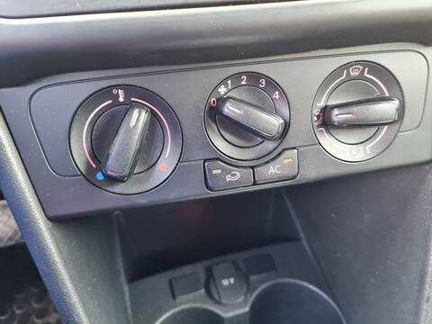 Foto 1ª: Mando Calefacción A. A. Volkswagen Polo ADVANCE 90CV 66KW [CAYB] (2011)