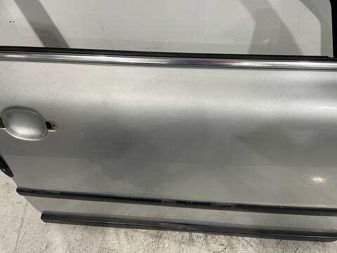 Foto 3ª: Puerta Delantera Derecha Volkswagen Passat ADVANCE BERLINA 131CV 96KW [AVF] (2003)