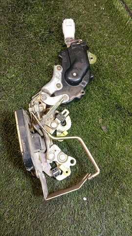 Foto 2ª: Cerradura Puerta Trasera Izquierda Toyota 4 Runner 3.0 T DIESEL (1993)