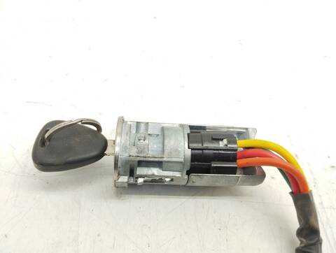 Foto 2ª: Motor de Arranque Renault Clio 1.2 75CV 55KW [D4F B7] (2001)