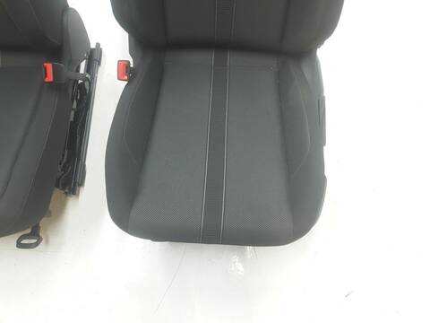 Foto 3ª: Juego Asientos Completos Volkswagen T-Roc ADVANCE 5P [DXDB] (2017)