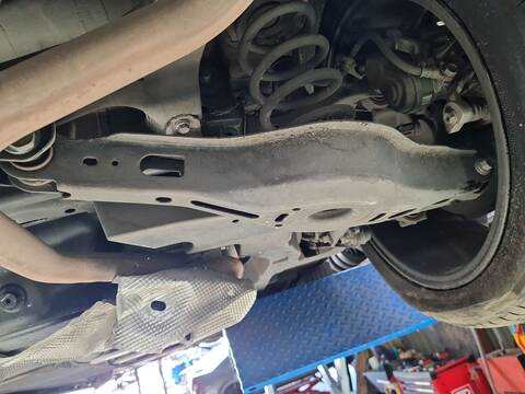 Brazo Suspension Trasero Derecho Toyota Corolla 2.0 HYBRID MZEH19) 196CV 144KW