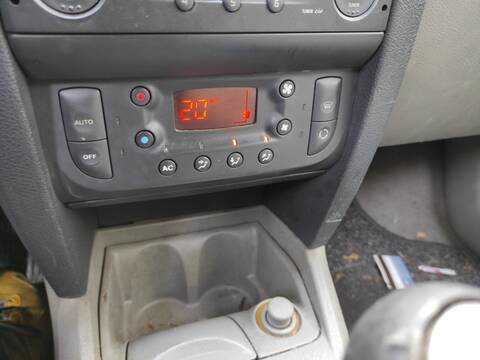 Foto 1ª: Mando Climatizador Renault Clio K9K702 (2003)