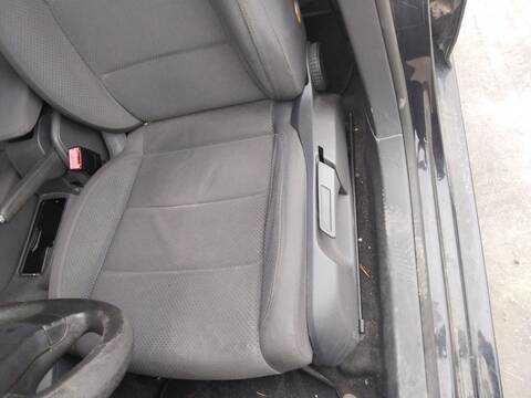 Foto 3ª: Asiento Delantero Izquierdo Volkswagen Golf BKC (2011)