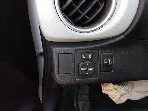 Foto 4ª: Mando Retrovisor Toyota Yaris ACTIVE HYBRID 75CV 55KW [1NZFXE] (2013)