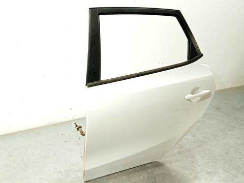 Foto 2ª: Puerta Trasera Izquierda Hyundai i30 1.6 CRDI 90CV 66KW [D4FB] (2011)