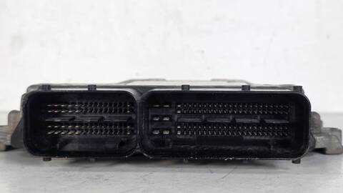Foto 3ª: Centralita Motor ECU Kia Carens EMOTION 136CV 100KW (2013)